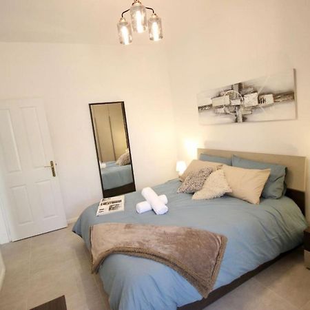 Gzira 3 Bedroom Apartment Exterior photo